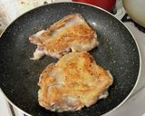 フライパンで超簡単！鶏ももの蒸し焼き作り方2写真