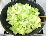 簡単副菜＊キャベツのふわたまコンソメ炒め作り方2写真