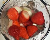 赤いりんごといちごのスムージー作り方3写真