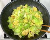 簡単副菜＊キャベツのふわたまコンソメ炒め作り方6写真