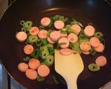 魚肉ソーセージで☆春色チャーハン作り方2写真