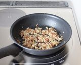 手早くしっかり捏ねて【柔らかハンバーグ】作り方1写真