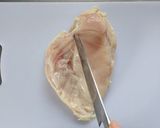 簡単節約☆鶏胸肉の大きなコンソメ唐揚げ。作り方1写真