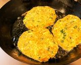 七味で味付け　簡単ニラ入り豆腐ハンバーグ作り方5写真