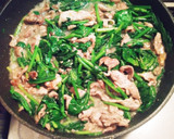 簡単☆豚肉とほうれん草の黒ごま味噌炒め作り方3写真
