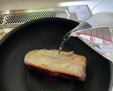フライパンで作る！ニンニク塩麹の蒸し豚作り方7写真