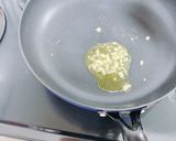 超簡単！水菜と梅のペペロンチーノうどん作り方3写真