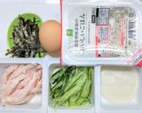 山芋とろろとキュウリでサラダチキン丼作り方1写真