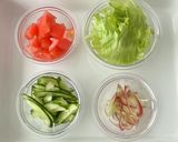 【楽めし】麻辣旨たれ冷しゃぶサラダうどん作り方1写真