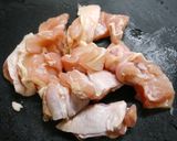 悪魔の親子丼　ごろごろ肉卵にとろとろ玉葱作り方2写真