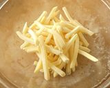 フライドポテトのベーコン巻き作り方1写真