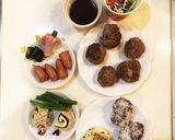 ハンバーグとちくわ海苔くるくる弁当作り方1写真