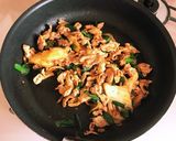 簡単に作れる！豚キムチ炒め丼作り方3写真