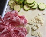 豚肉とズッキーニのチャンプルー作り方1写真
