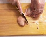 めんつゆで簡単！ふんわり卵の親子丼作り方2写真