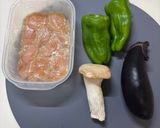 【簡単夕食】柔らか鶏胸肉と茄子ピーマンの味噌炒め作り方2写真