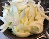 牛肉と玉ねぎのバルサミコ炒め作り方1写真