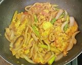 新玉ねぎとアスパラ＆卵の焼きうどん作り方8写真