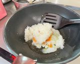 ブロッコリーと挽肉のマヨ醤油炒飯作り方2写真