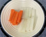 [保育園離乳食] スティック野菜作り方1写真