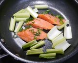 簡単！銀鮭小松菜の白だし黒胡椒炒め作り方4写真