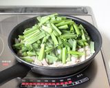 サッと炒めて【葉玉ねぎと豚の甘味噌炒め】作り方4写真