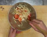 新玉ねぎとトマトの昆布つゆ和え作り方3写真