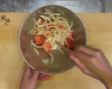 新玉ねぎとトマトの昆布つゆ和え作り方3写真