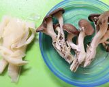 夕おもてなし♪筍の姫皮とキノコの澄まし汁作り方1写真