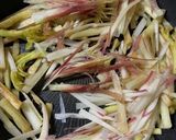 山うどの皮とミョウガ&新生姜の塩きんぴら作り方4写真