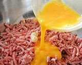 ふんわり食感! 春キャベツのメンチカツ作り方4写真