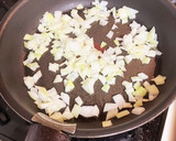 キヌサヤとしらすのお好み焼き風オムレツ作り方2写真