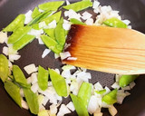 キヌサヤとしらすのお好み焼き風オムレツ作り方3写真