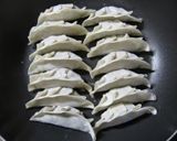 お肉たっぷり！羽つき焼き餃子作り方8写真