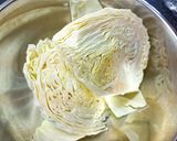 キャベツ大量消費！カニカマとの煮びたし作り方1写真