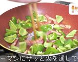 材料たった２つ♬ベーコンとピーマン炒め物作り方5写真
