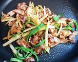 じゃがいもで( ￣▽￣)青椒肉絲～♪作り方5写真