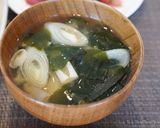 管理栄養士の長ねぎとわかめのみそ汁作り方5写真