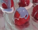 天然の紫のアイシング♥️苺にかけて作り方3写真