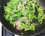 ビビンバ風♪シンプル豚ニラ炒飯作り方4写真