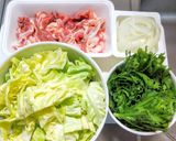 豚こま肉と春菊のピリカラ醤油炒め作り方1写真