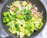 豚こま肉と春菊のピリカラ醤油炒め作り方4写真