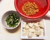 なめことわかめと豆腐の味噌汁作り方1写真