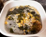 なめことわかめと豆腐の味噌汁作り方2写真