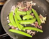 スナップエンドウ入りひき肉豆腐餡作り方3写真