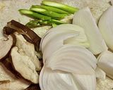 鶏もも肉と新玉ねぎのキムチ炒め作り方2写真