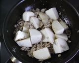 里芋とひき肉のとろとろ煮物作り方5写真