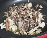 簡単♡白だしで安定の味♡舞茸入りニラ玉作り方1写真