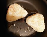 香ばし☆おかかバター醤油焼きおにぎり★作り方3写真