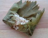 「お財布おたすけ」巨峰の葉でドルマ作り方3写真